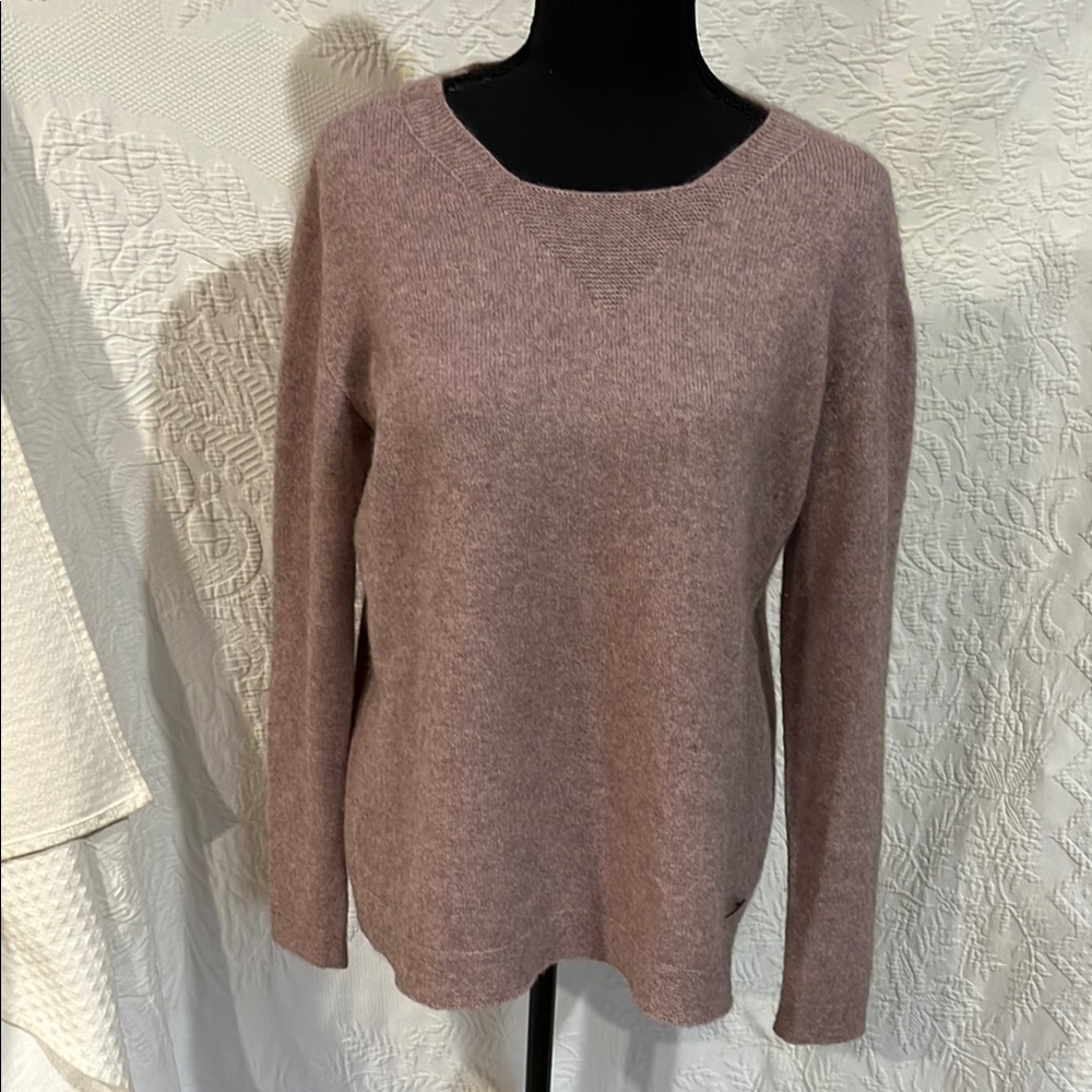 Women's Pink Sweater‎